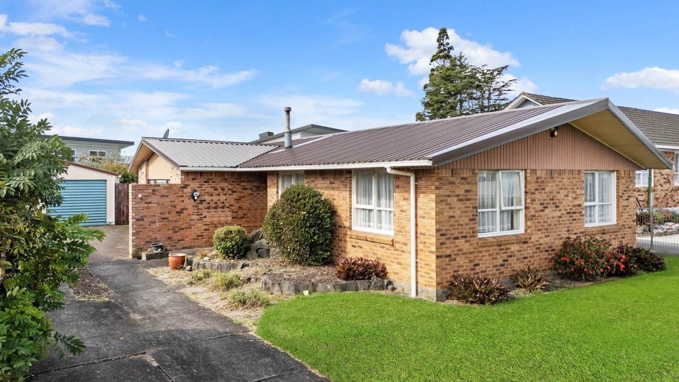 26 Woburn Street, Mangere East, Auckland - Carousel 2