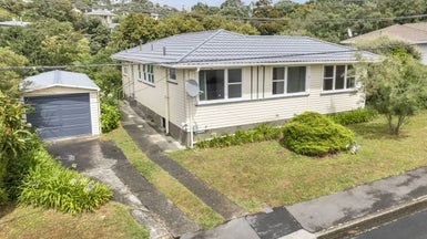 4 Warren Street, Paparangi, Wellington - Carousel 1