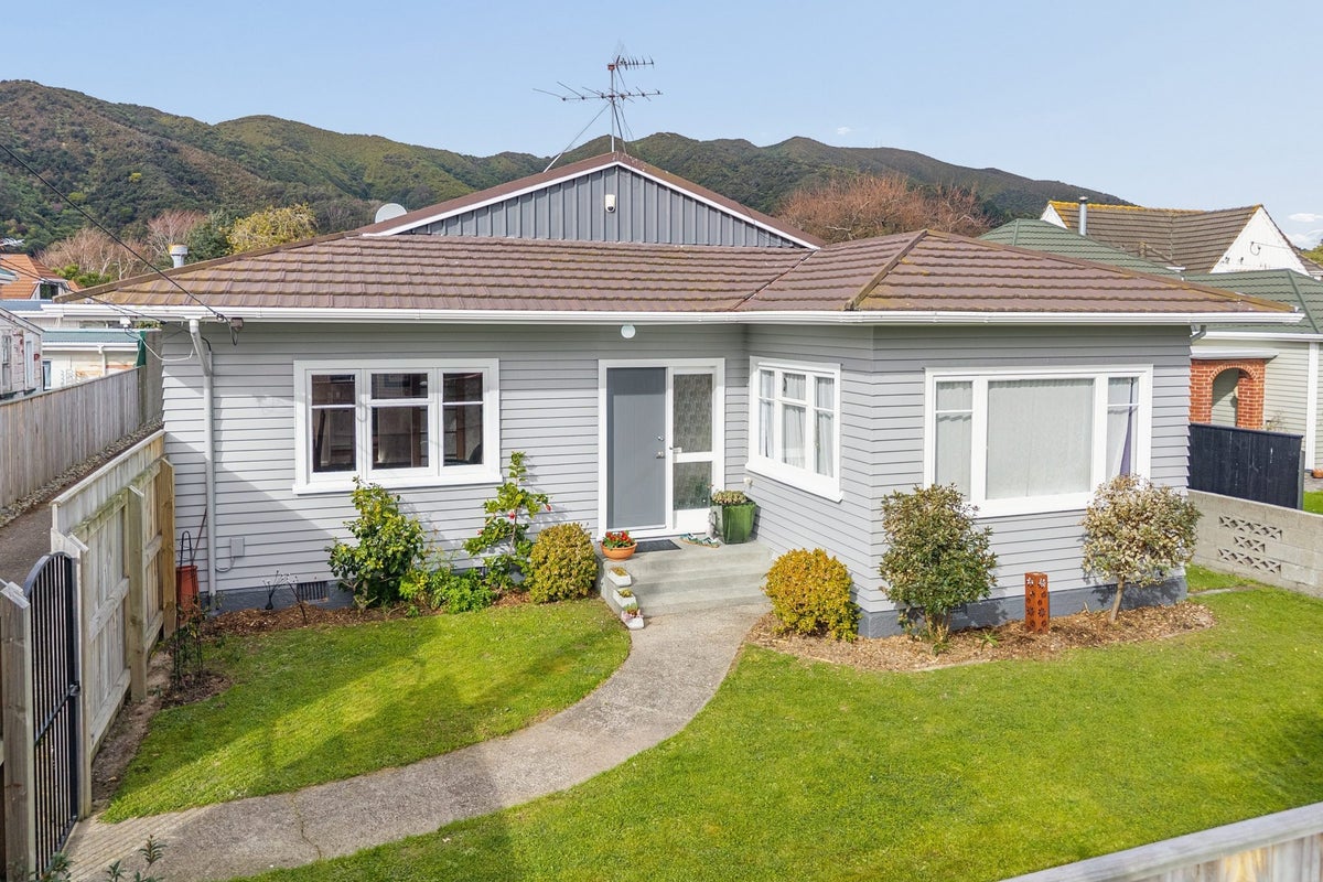 204 Waiwhetu Road, Waterloo, Lower Hutt - Carousel 1