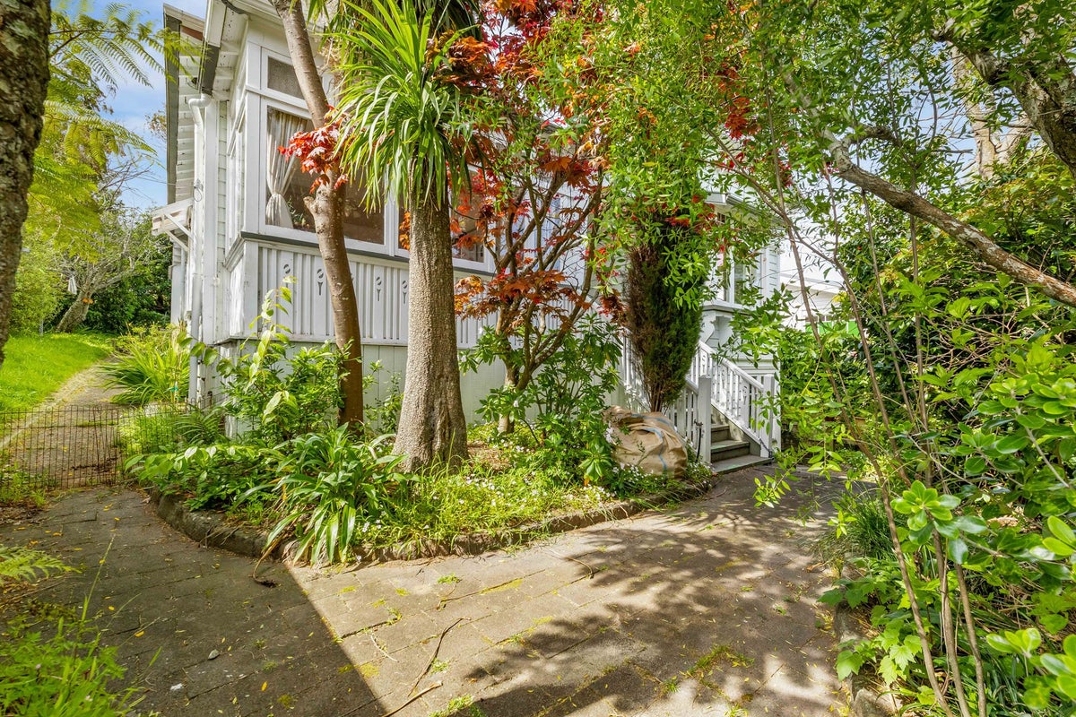 20 Mount Pleasant Road, Mount Eden, Auckland - Carousel 2