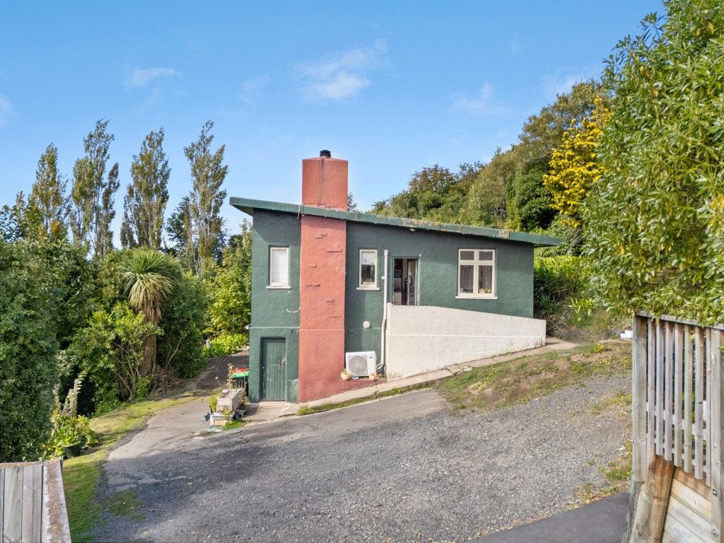 54B Earls Road, Saint Clair, Dunedin - Carousel 1