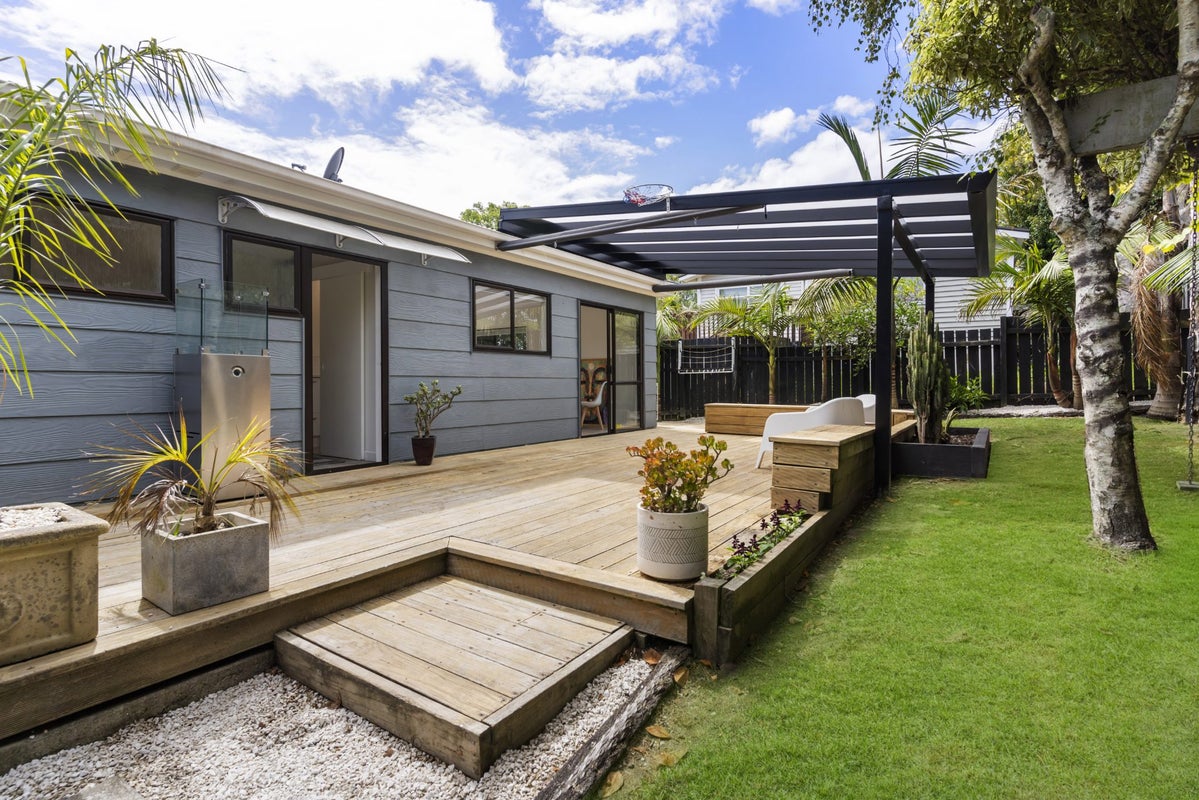 1 Rakino Avenue, Manly, Whangaparaoa - Carousel 1