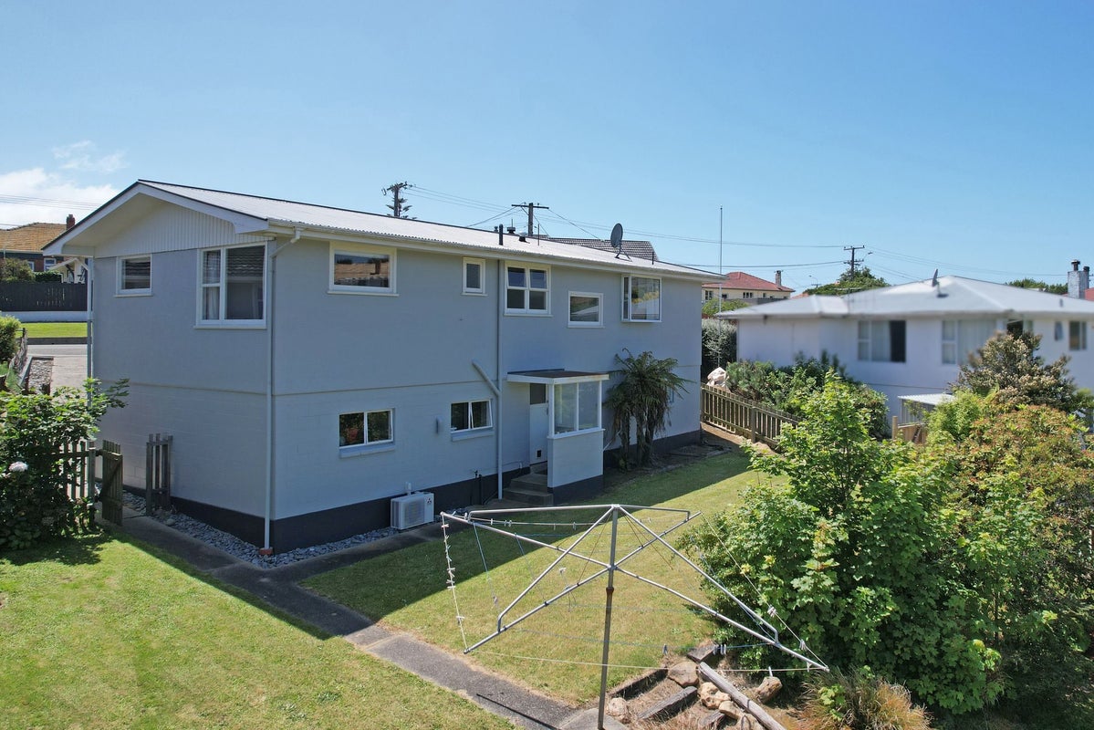 43 Tamar Street, South Hill, Oamaru - Carousel 23
