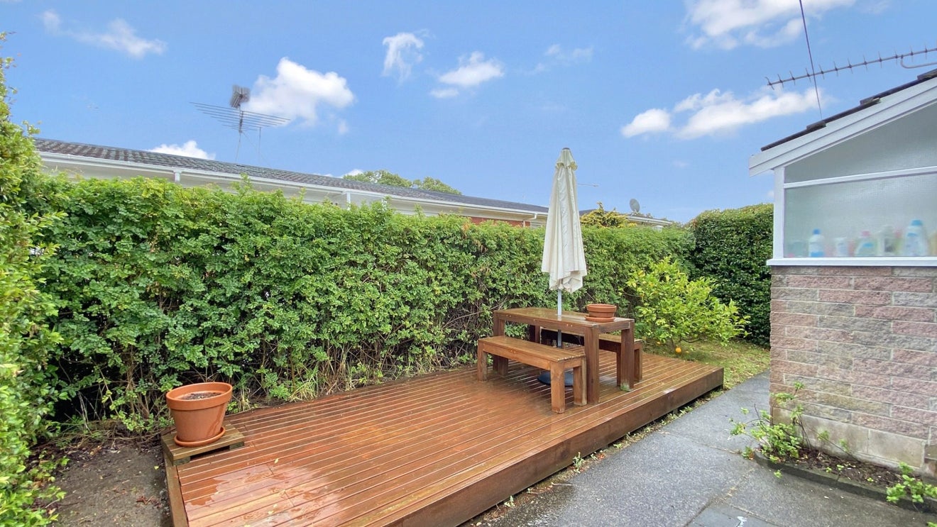 2/14 Shakespeare Road, Milford, Auckland - Carousel 14