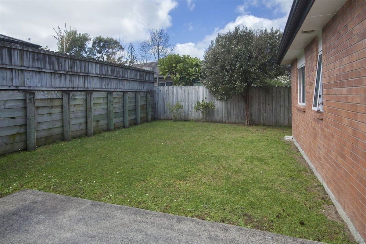 16 Nirmal Place, Sunnyvale, Auckland - Carousel 8