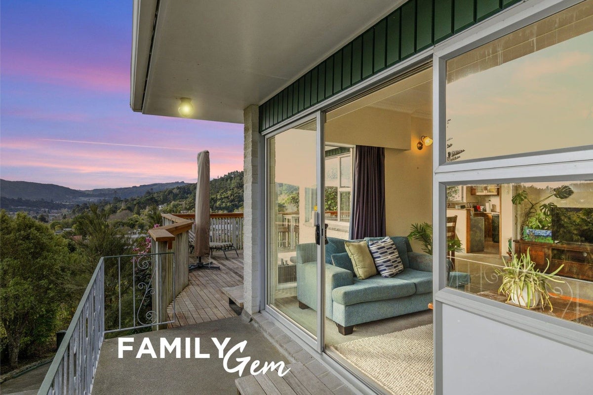26 Dalton Grove, Stokes Valley, Lower Hutt - Carousel 1