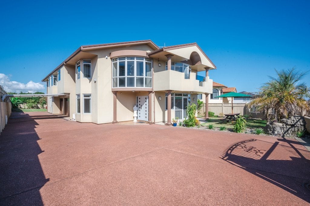 10 Rosewood Place, Goodwood Heights, Auckland - Carousel 1