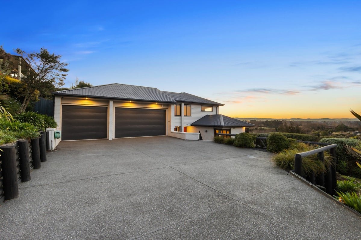 14 Uldale Place, Westmorland, Christchurch - Carousel 2