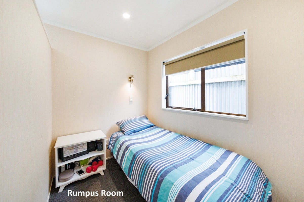 12 Capri Place, Awapuni, Palmerston North - Carousel 21