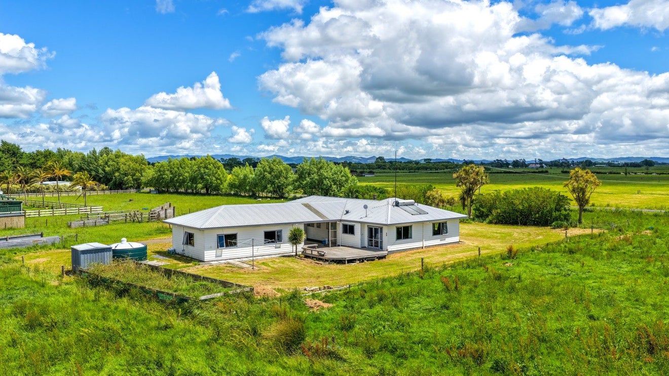 54 Arawa Street, Pipiroa, Ngatea - Carousel 2