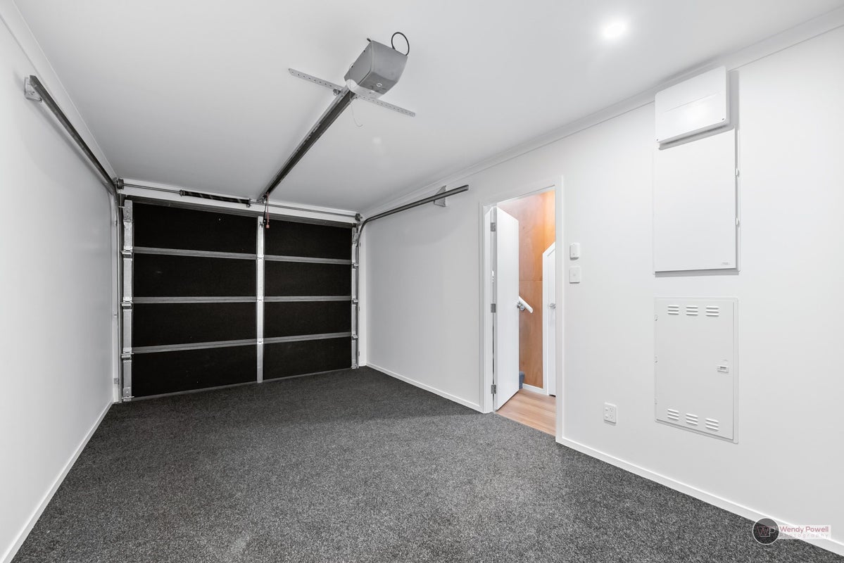 2/51 Kings Crescent, Hutt Central, Lower Hutt - Carousel 16