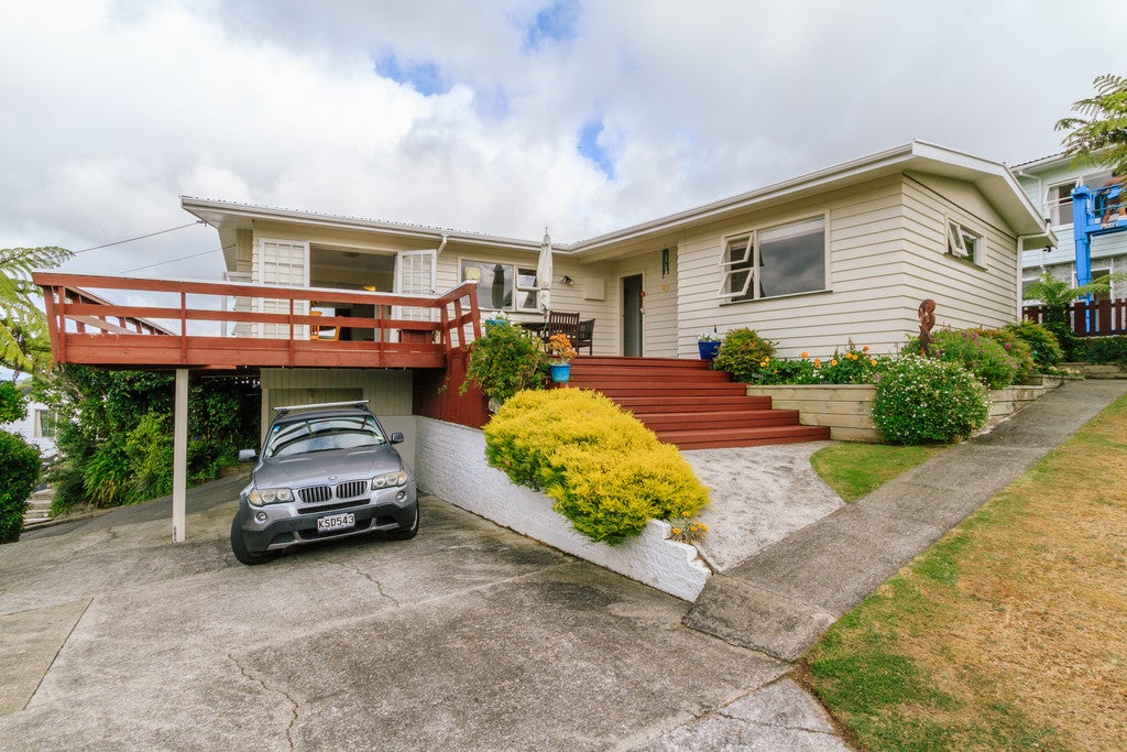 15 Vista Grove, Kelson, Lower Hutt - Carousel 2