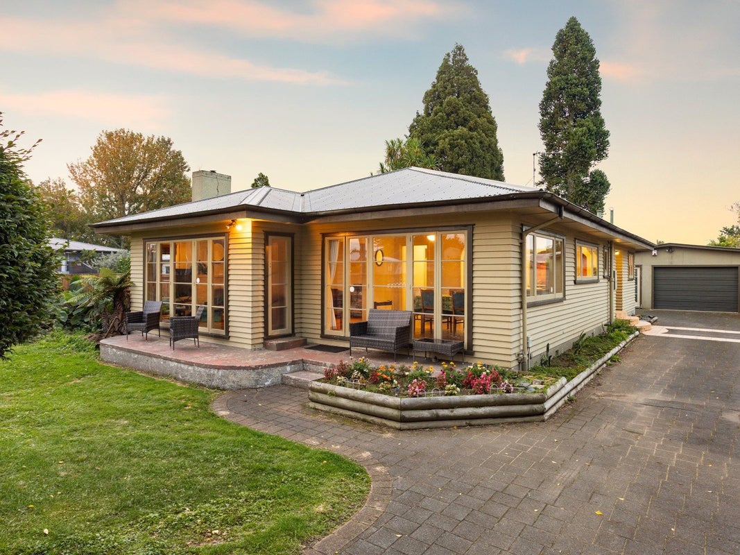 63 Brookfield Street, Hamilton East, Hamilton - Carousel 1