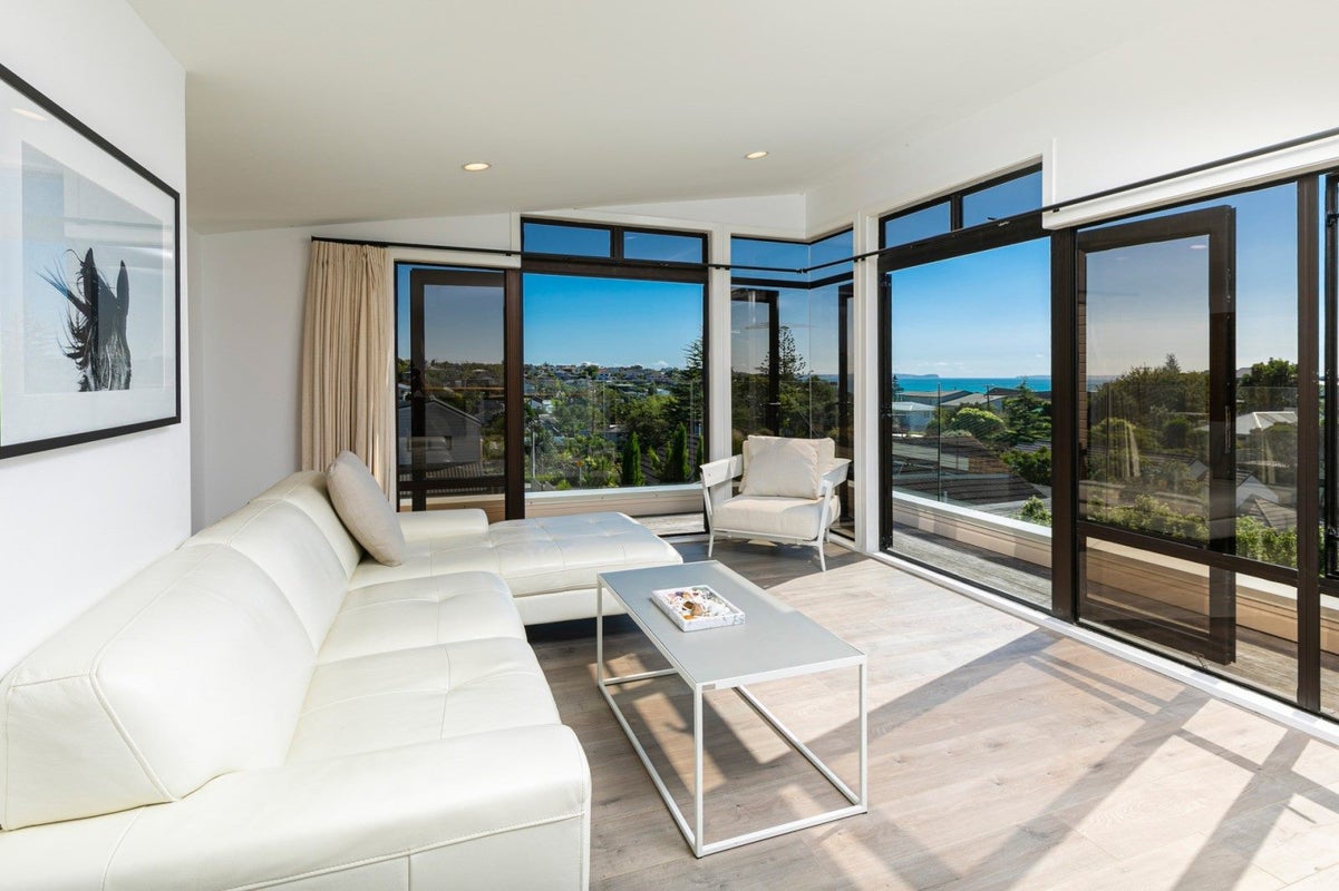 2/22 Beulah Avenue, Rothesay Bay, Auckland - Carousel 1