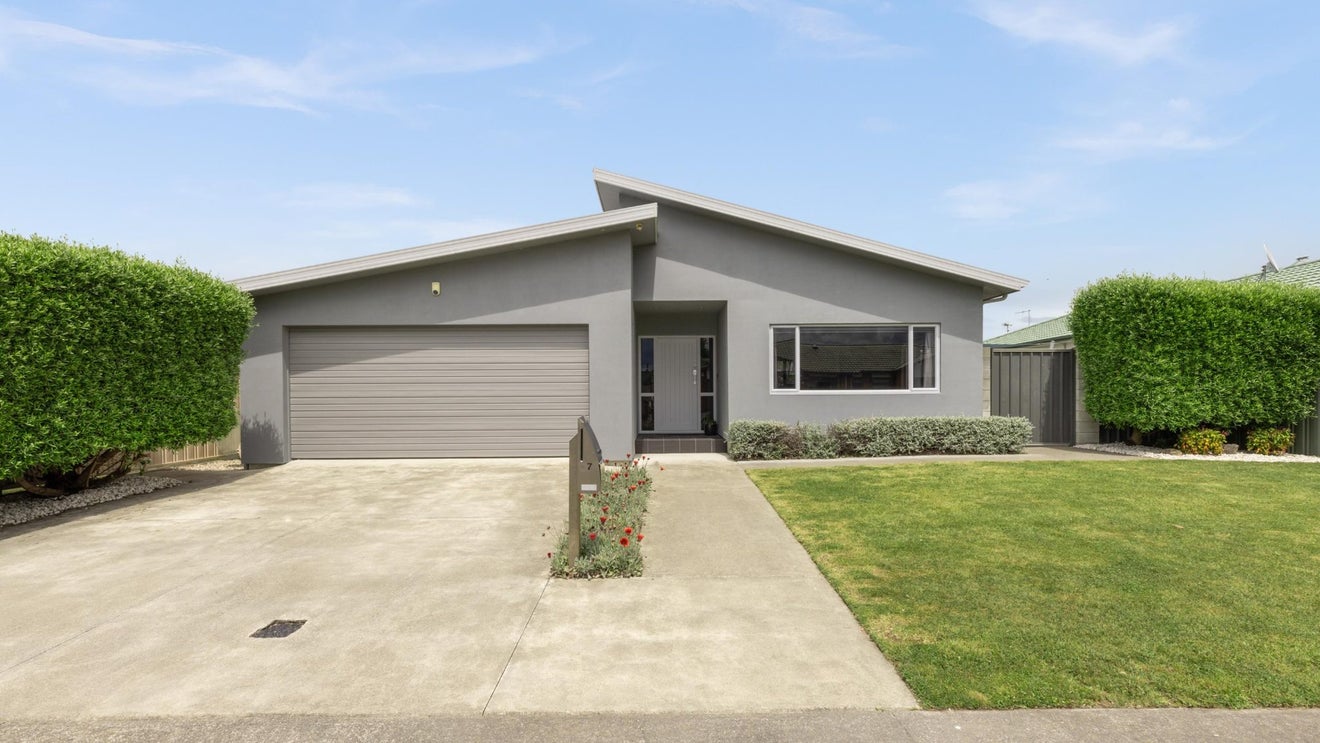 7 Malbec Way, Greenmeadows, Napier - Carousel 1