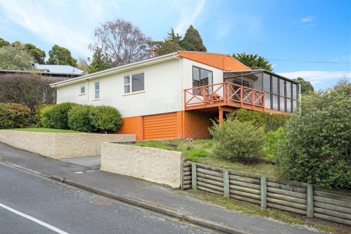 15 CLYDE Street, Roseneath, Dunedin - Carousel 1