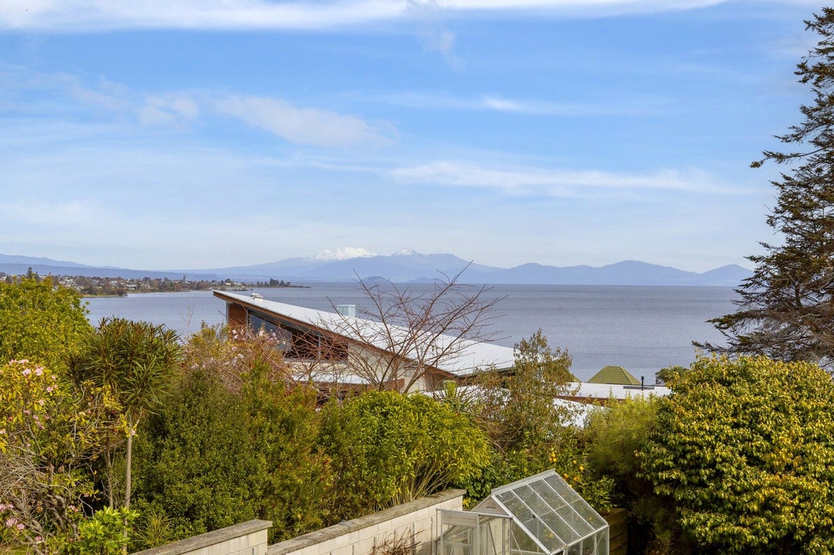 27 Ngauruhoe Street, Hilltop, Taupo - Carousel 1