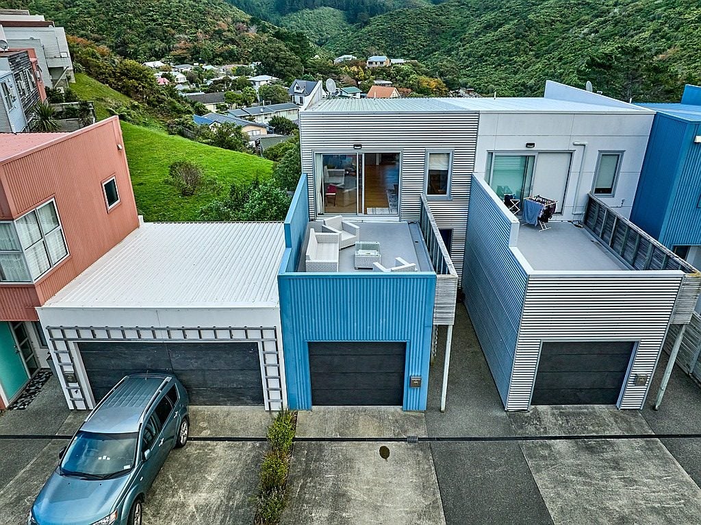 3 Saddleback Grove, Karori, Wellington - Carousel 2