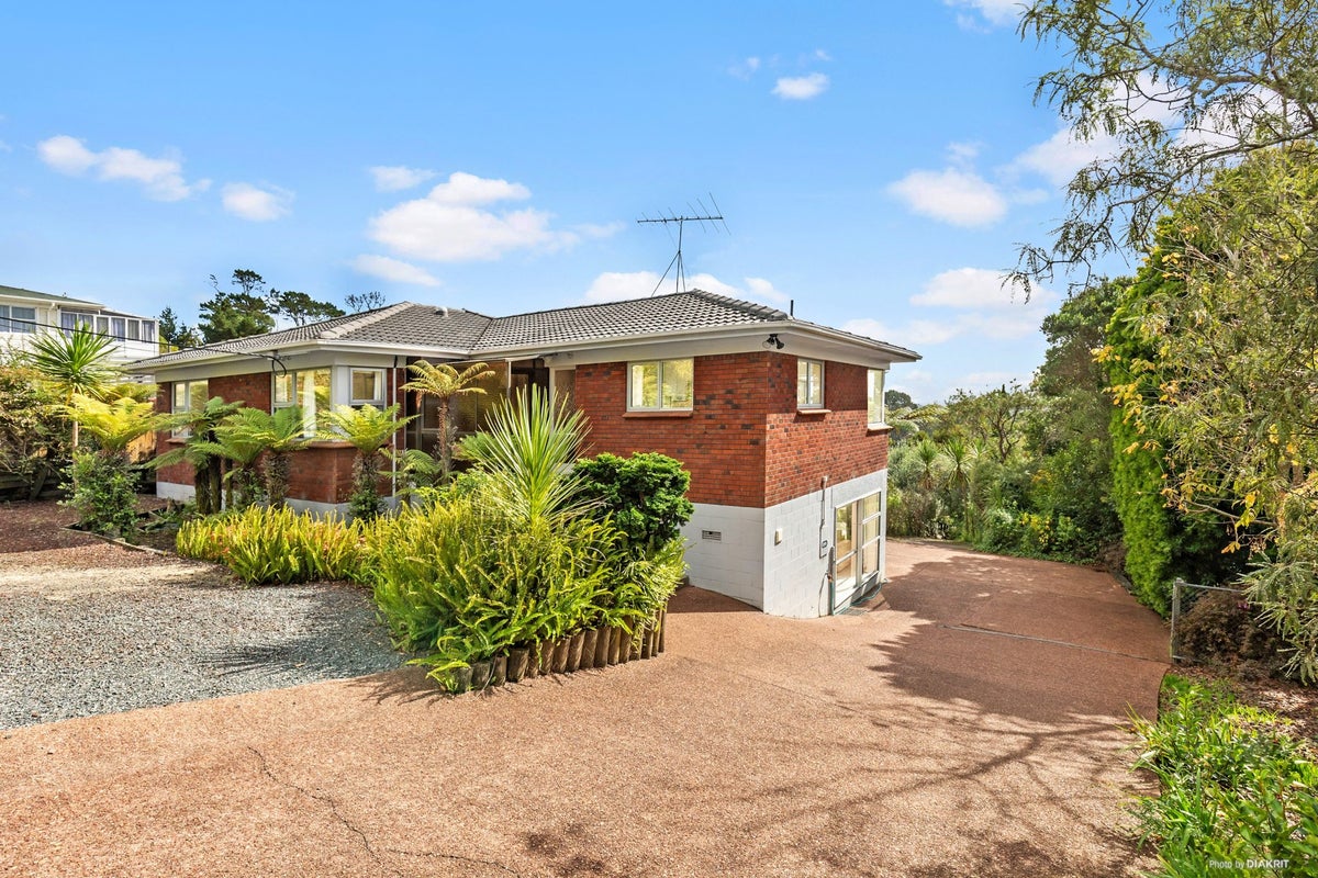470 Don Buck Road, Massey, Auckland - Carousel 1