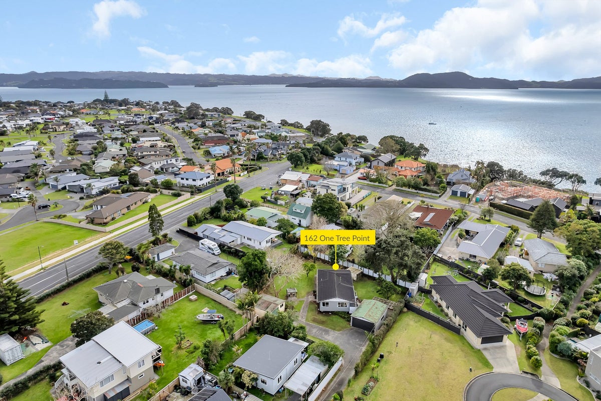 162 One Tree Point Road, One Tree Point - Carousel 2