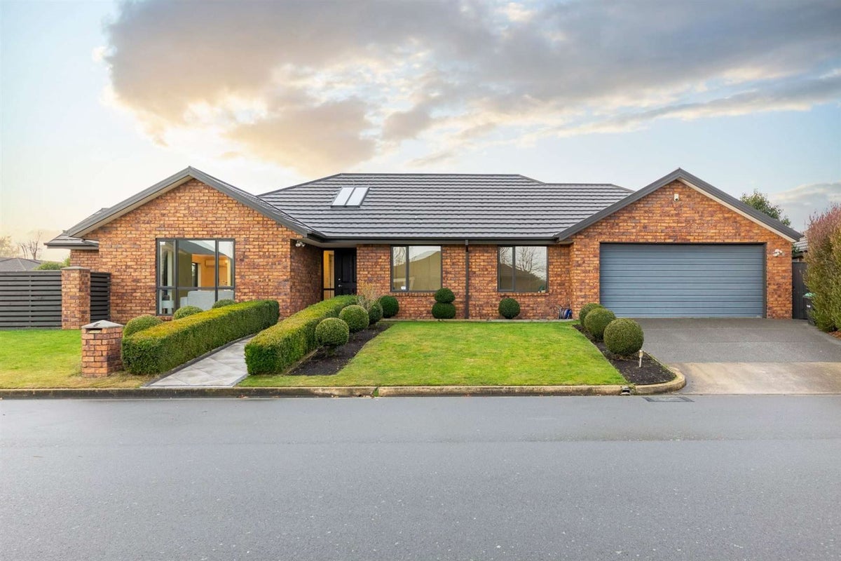 5 Baltic Place, Northwood, Christchurch - Carousel 1