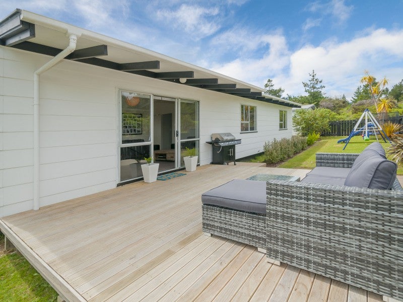 36 Fenchurch Grove, Stokes Valley, Lower Hutt - Carousel 1