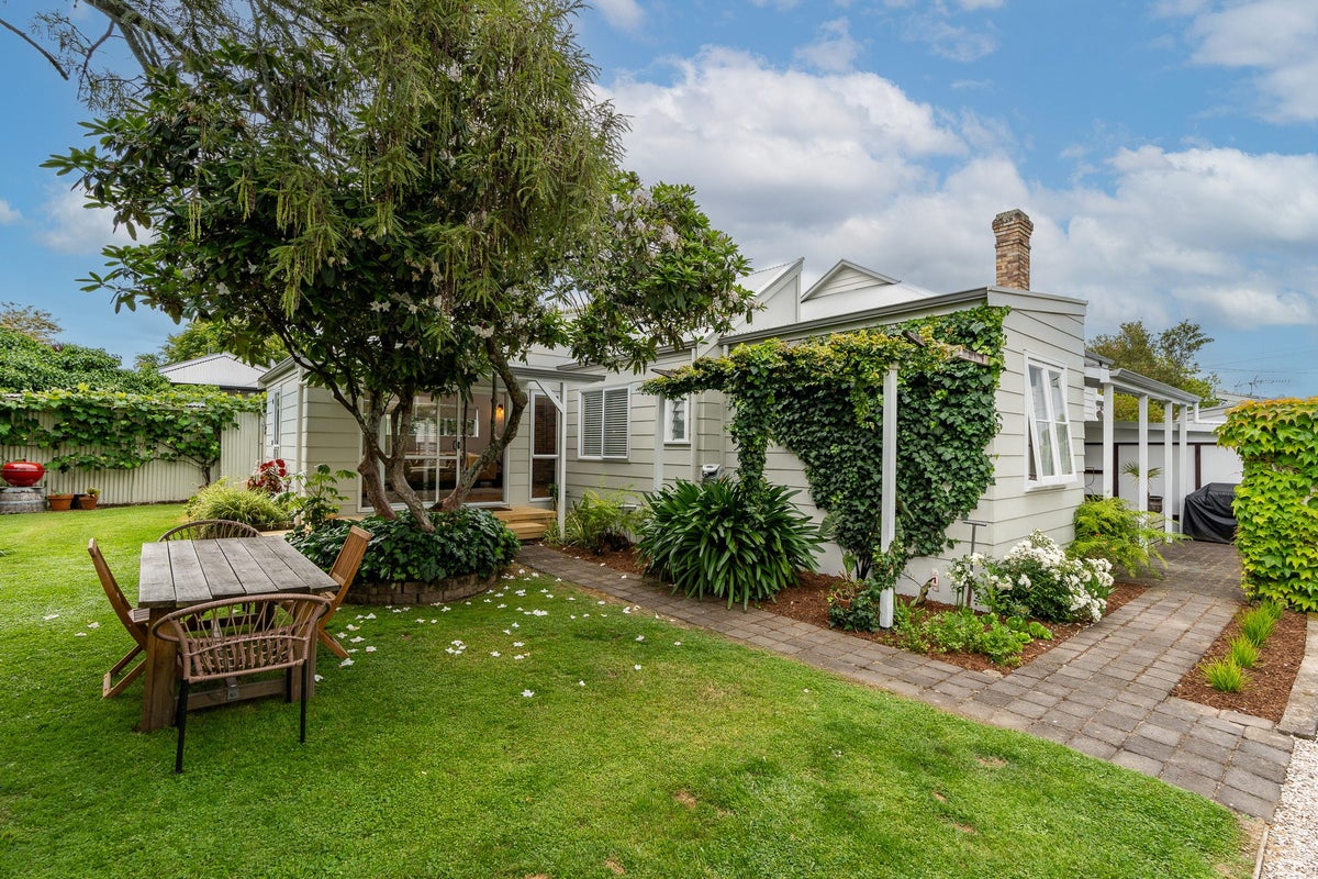 536 Grey Street, Hamilton East, Hamilton - Carousel 2
