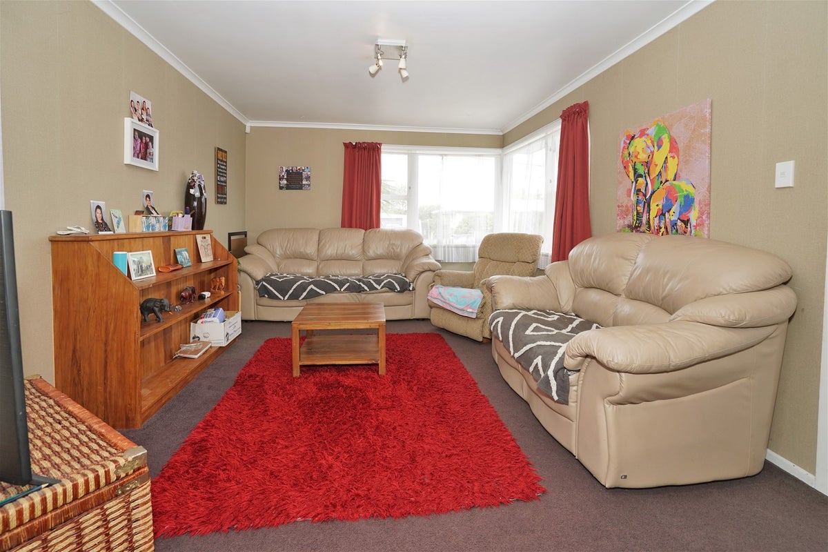 43 Sheridan Street, Silverdale, Hamilton - Carousel 2