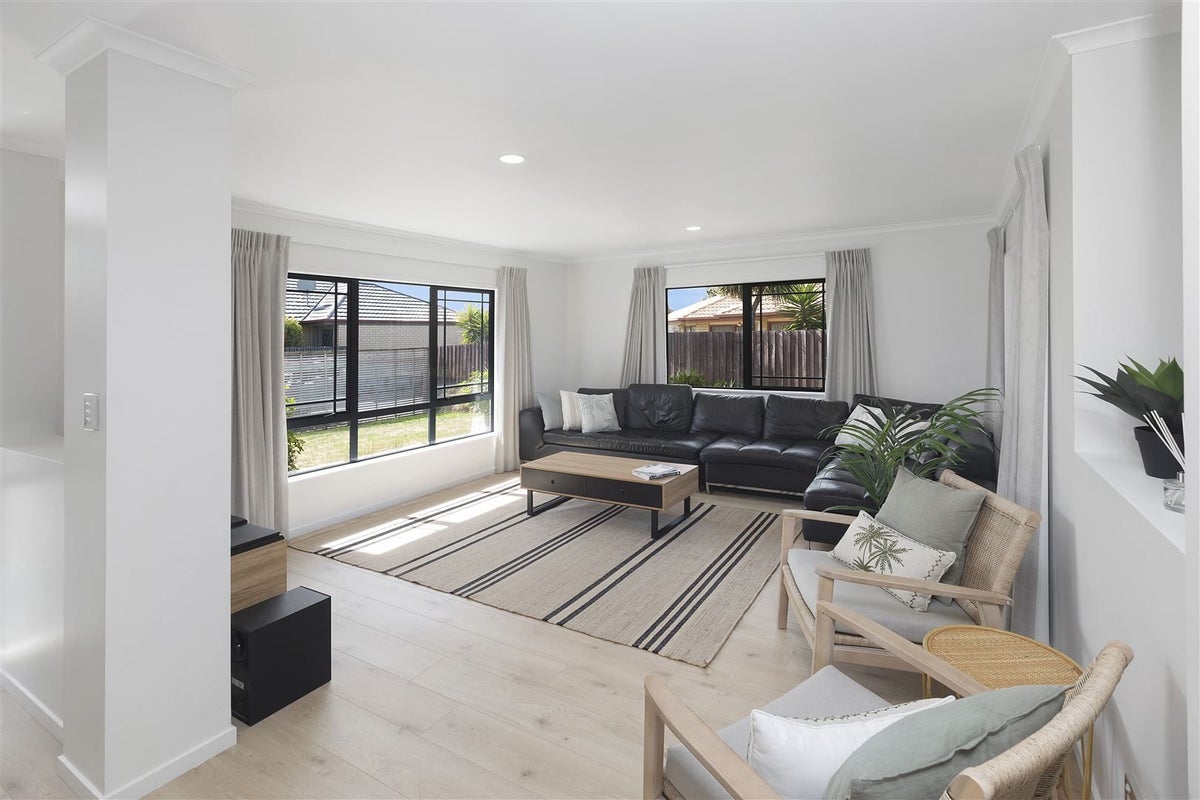35 Eastwood Rise, Waimairi Beach, Christchurch - Carousel 2