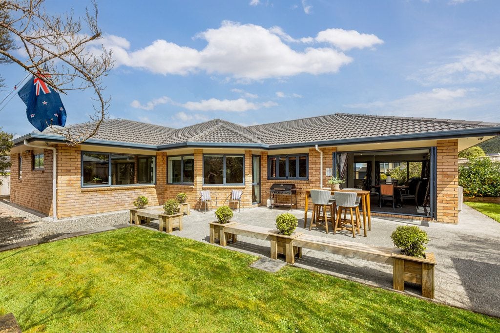 3 Riverstone Drive, Riverstone Terraces, Upper Hutt - Carousel 1