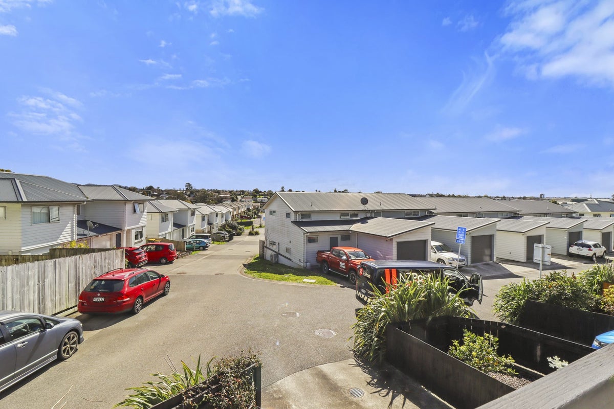 67 Seymour Road, Sunnyvale, Auckland - Carousel 19