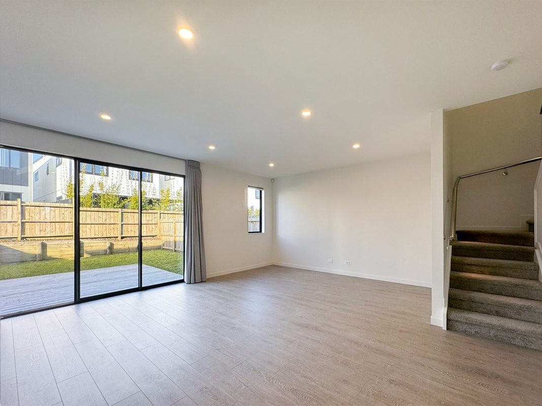 13 Porowha Road, Westgate, Auckland - Carousel 2
