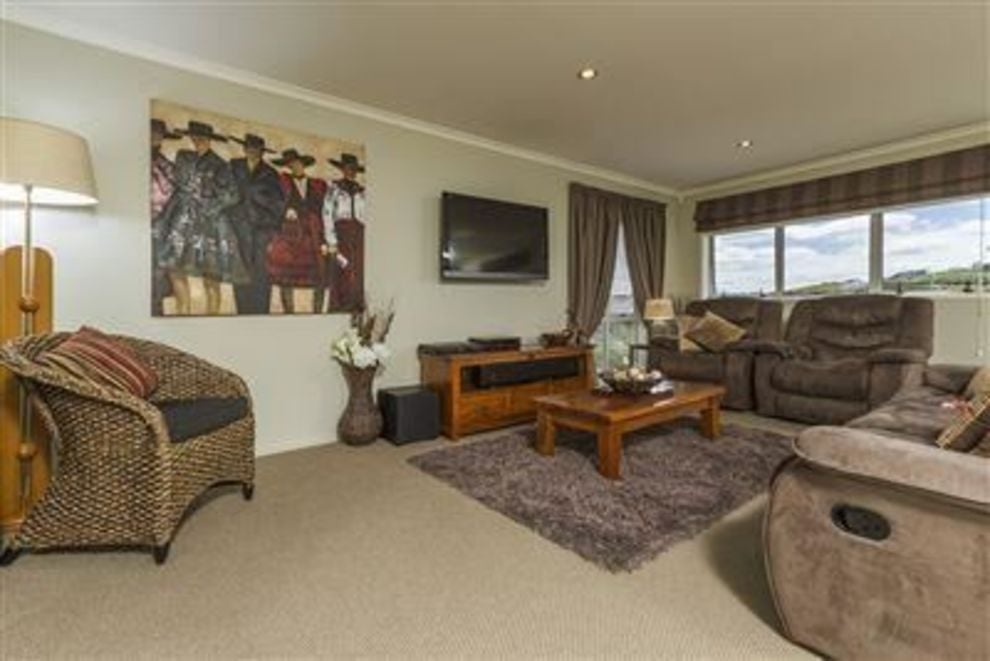 27 Mural Place, Greenhithe, Auckland - Carousel 2