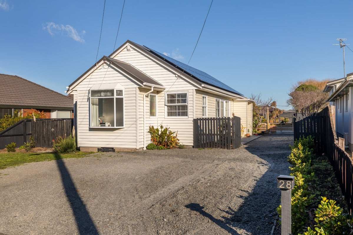 28 Pine Avenue, New Brighton, Christchurch - Carousel 1