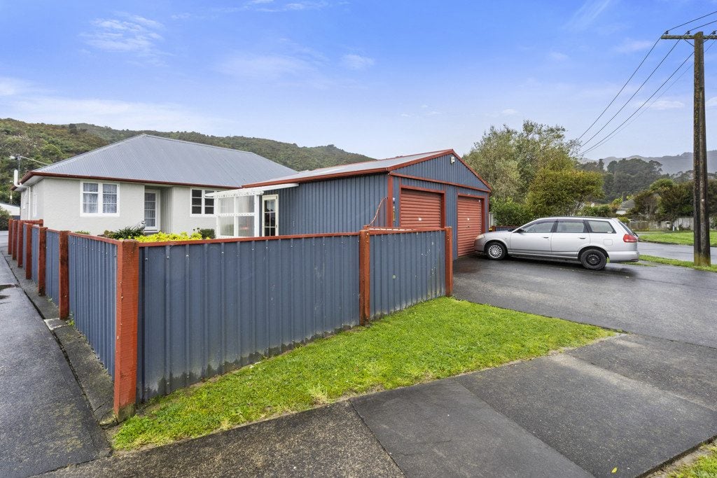 1/96 Hewer Crescent, Naenae, Lower Hutt - Carousel 14