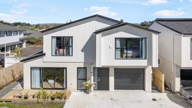33 Galsworthy Place, Bucklands Beach, Auckland - Carousel 1