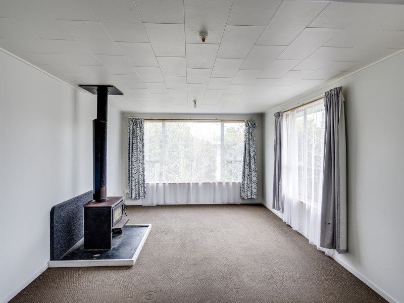 11 Kirkcaldy Place, Flaxmere, Hastings - Carousel 2