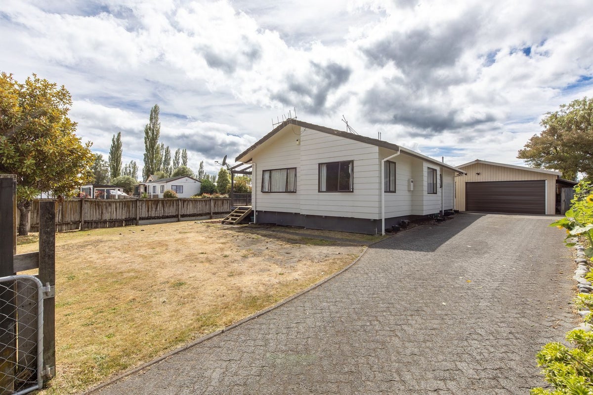 8 Papua Street, Turangi - Carousel 2