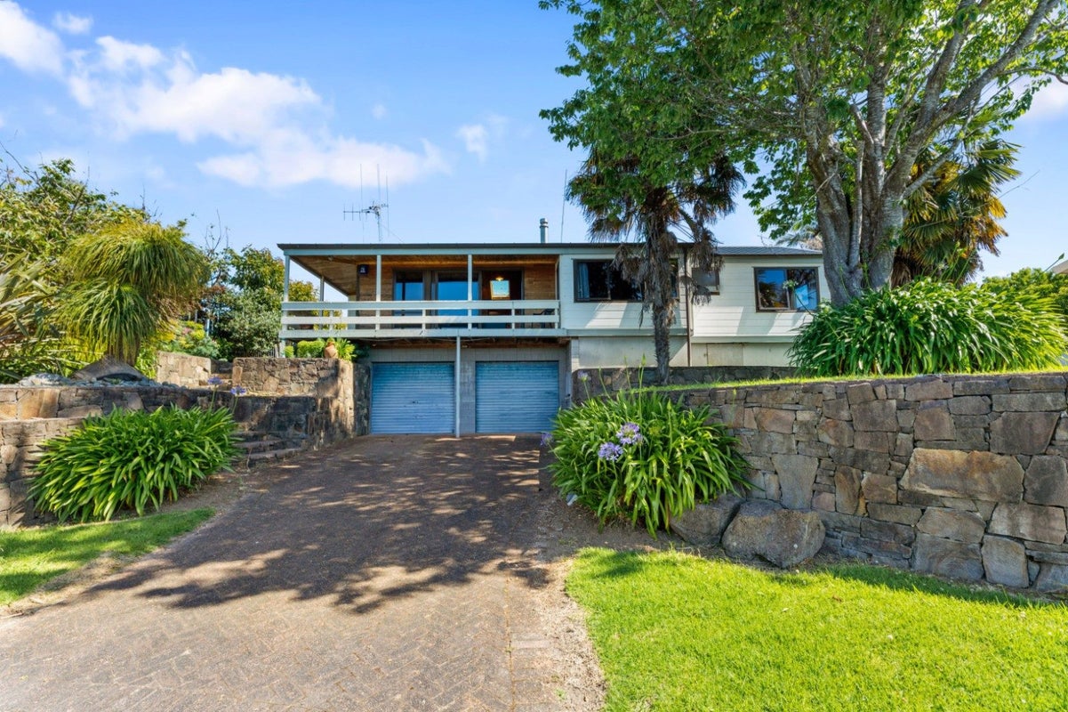 38 Endeavour Avenue, Welcome Bay, Tauranga - Carousel 1