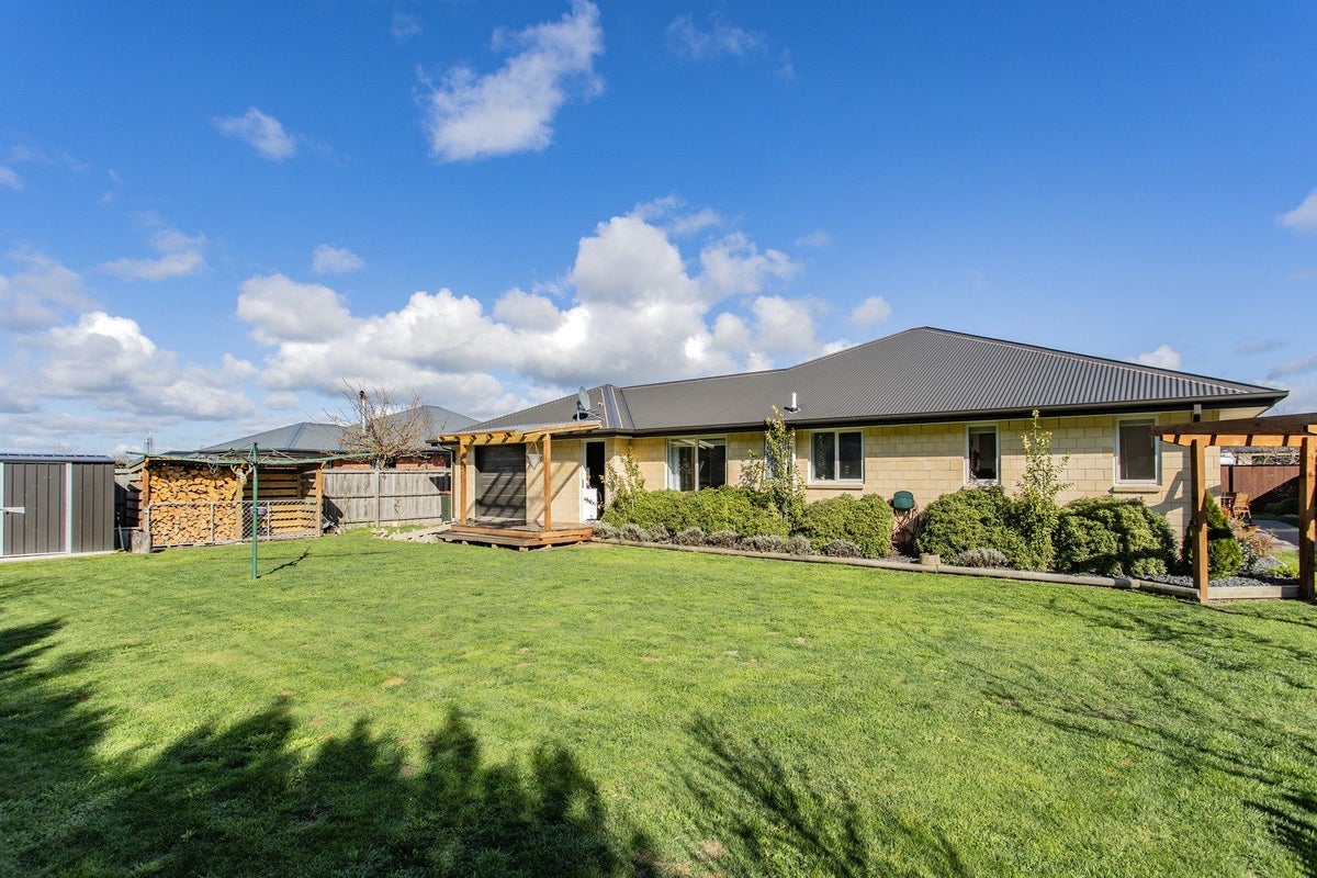 79 Willowside Place, Amberley, Amberley - Carousel 16