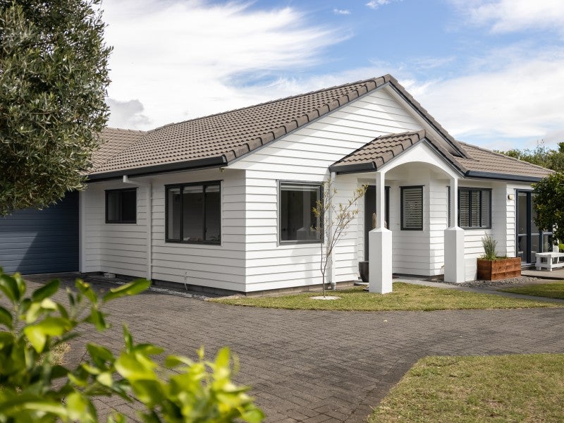 75 Corinth Grove, Papamoa Beach, Papamoa - Carousel 1