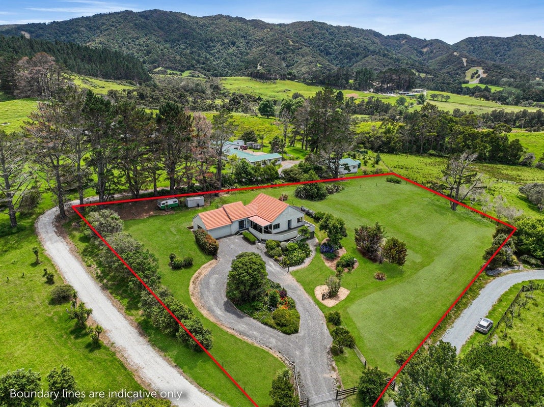 198 King Road, Kaiwaka - Carousel 1