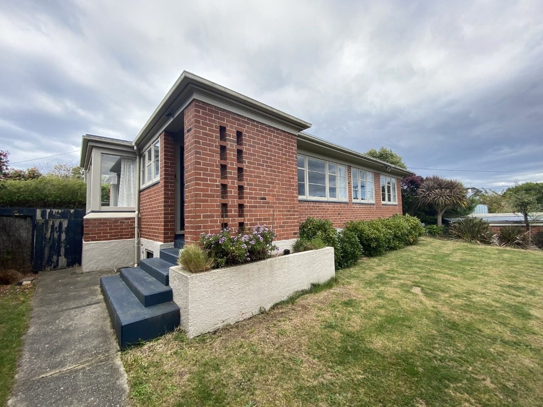 4 Forresbank Avenue, Wakari, Dunedin - Carousel 1