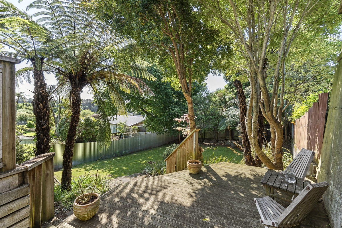 8 Parsons Street, Vogeltown, New Plymouth - Carousel 1