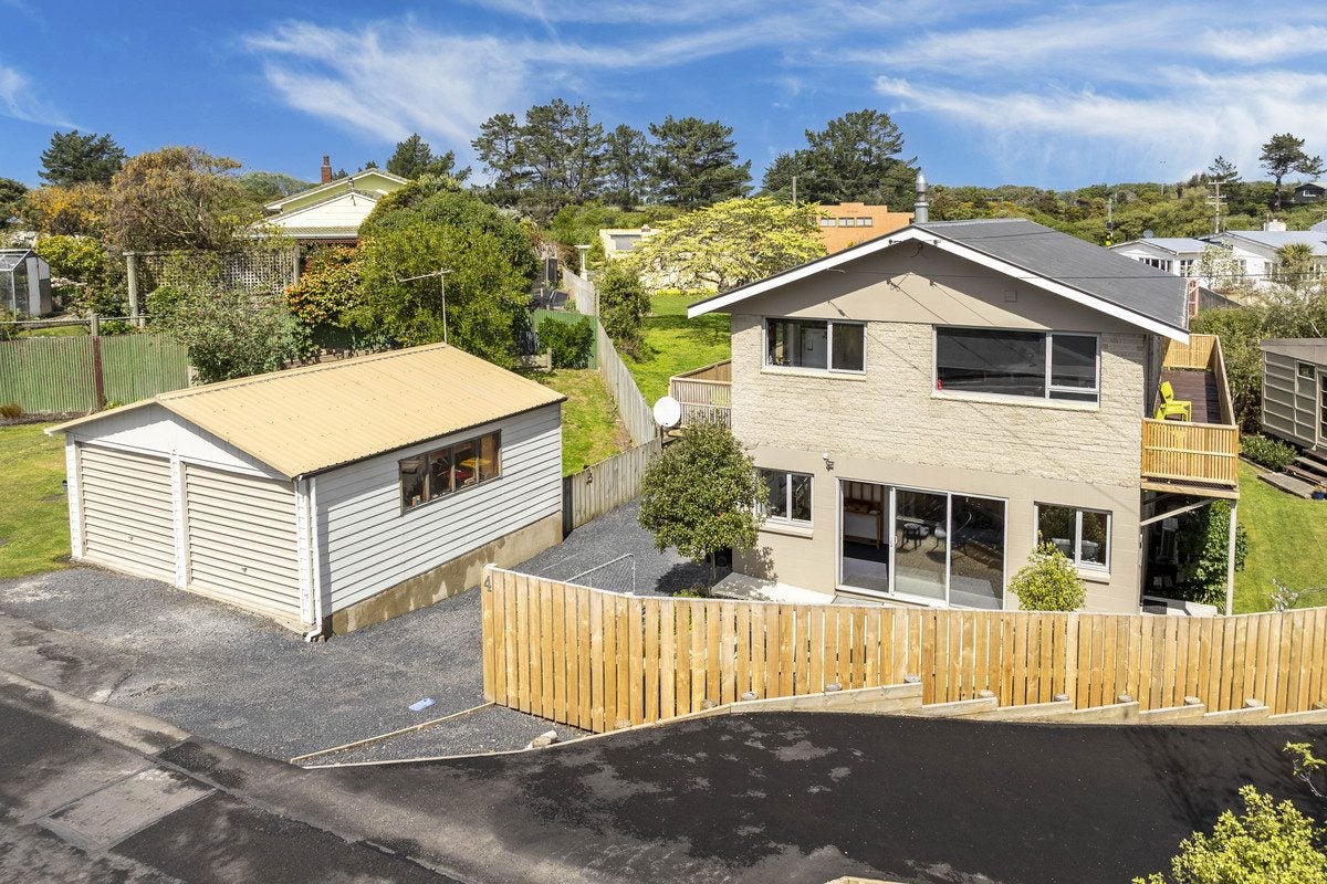 4 Mcintosh Road, Brighton, Dunedin - Carousel 1