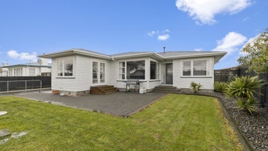 16 Abraham Crescent, Milson, Palmerston North - Carousel 1
