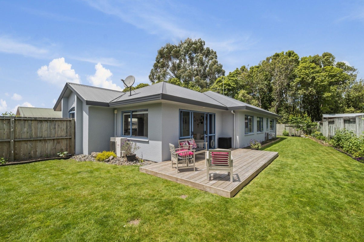 17 Edward Payton Grove, Pukehangi, Rotorua - Carousel 16