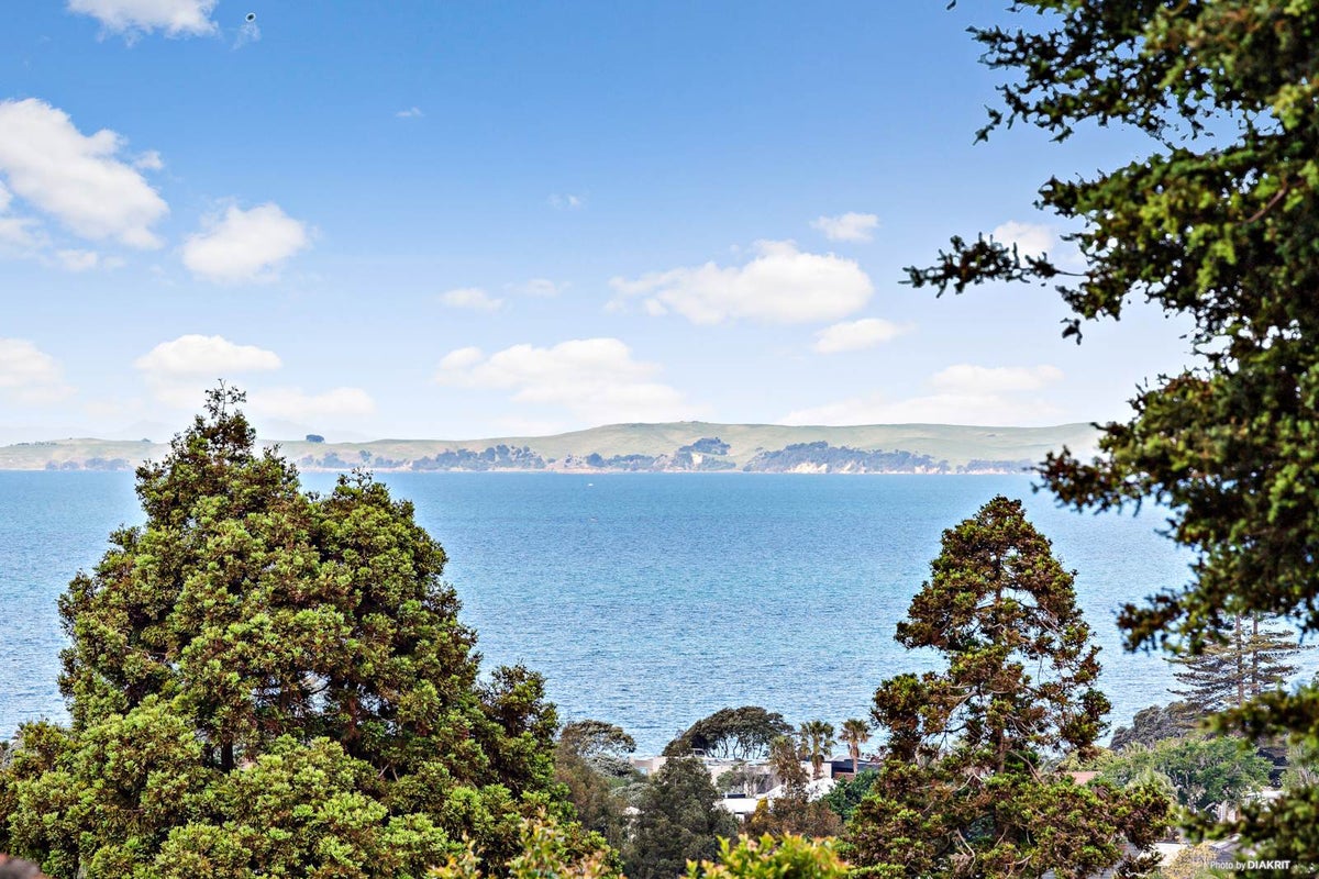 49 Channel View Road, Campbells Bay, Auckland - Carousel 2