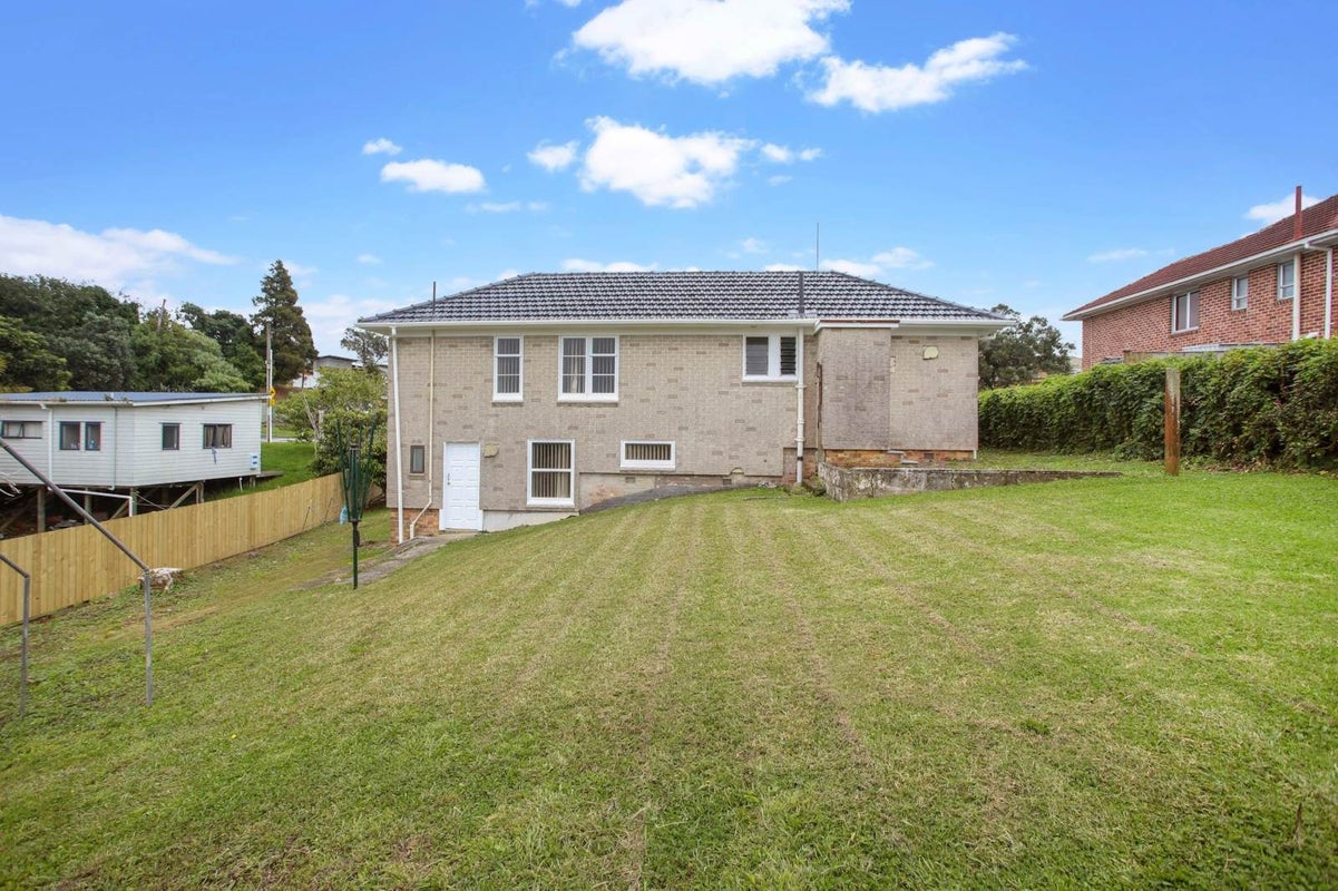 21 Lynwood Road, New Lynn, Auckland - Carousel 2