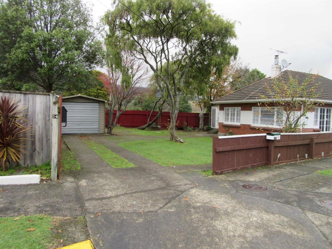 1/14 Raukawa Grove, Trentham, Upper Hutt - Carousel 1
